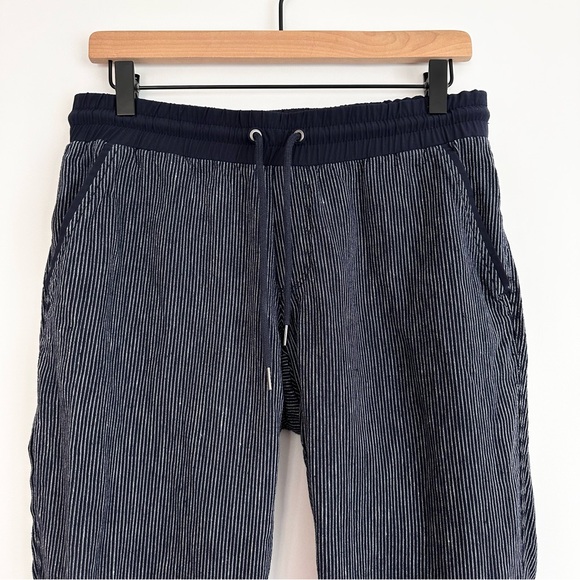 Athleta Bali 100% Linen Pants in Navy Stripe Size 6 - Picture 3 of 11